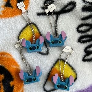 ⭐️Blue stitch small keychain by Disney